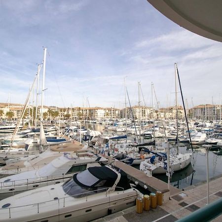Apartment With Balcony And View On The Port Fréjus Εξωτερικό φωτογραφία