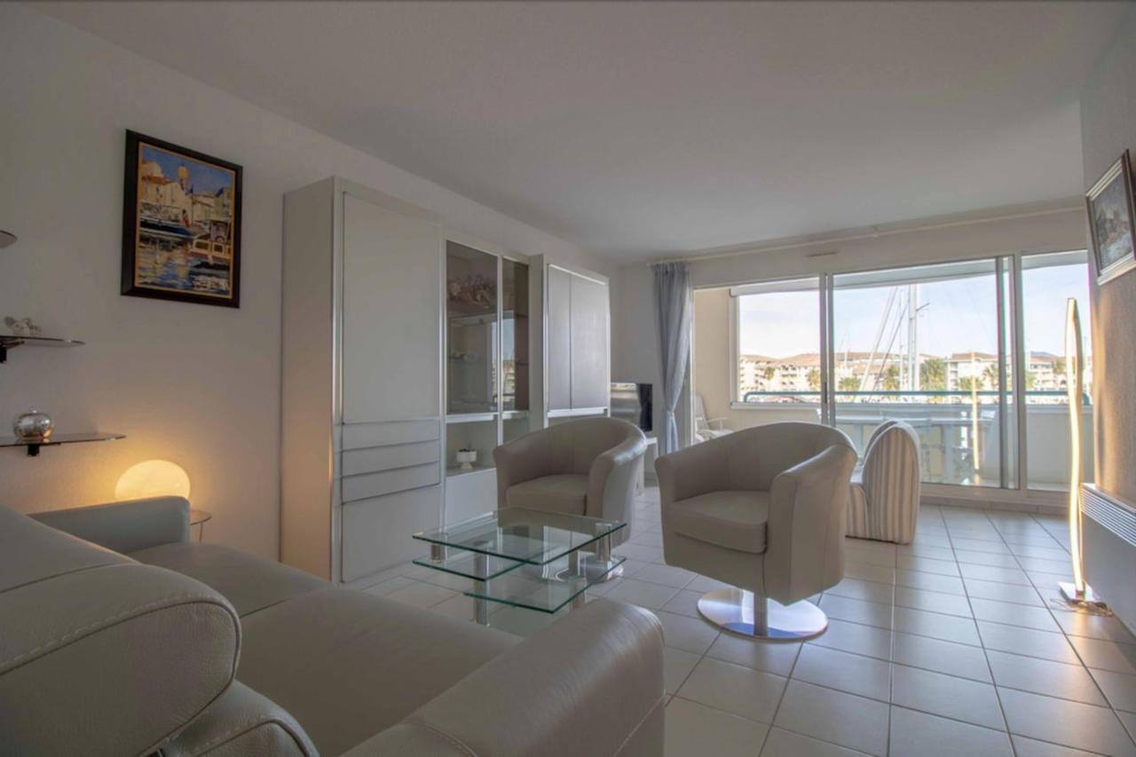 Apartment With Balcony And View On The Port Fréjus Εξωτερικό φωτογραφία