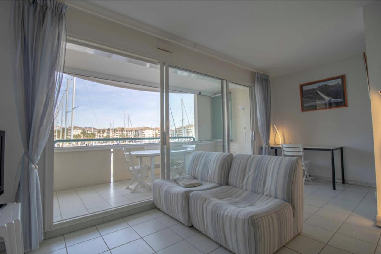 Apartment With Balcony And View On The Port Fréjus Εξωτερικό φωτογραφία