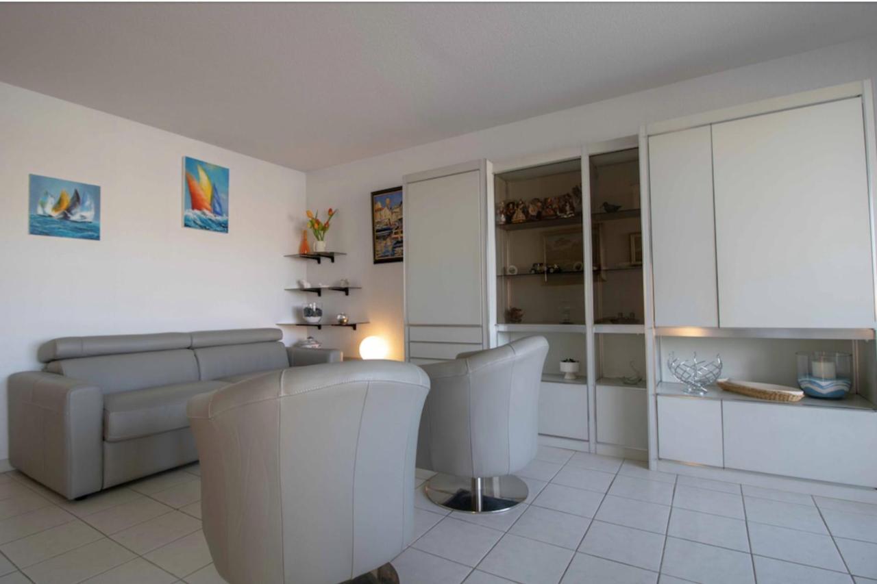 Apartment With Balcony And View On The Port Fréjus Εξωτερικό φωτογραφία